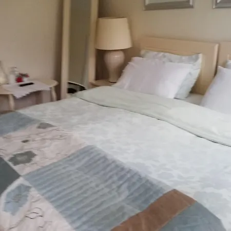 The Vee B&B-2