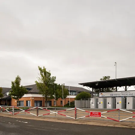 Holiday Inn Express Edinburgh Airport By Ihg-3