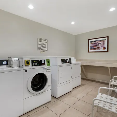 Best Western Plus Carriage Inn-3