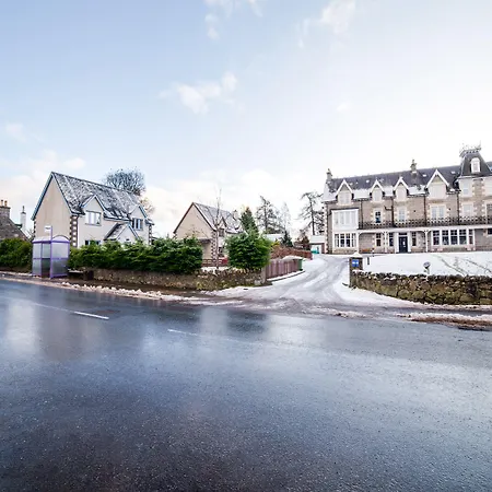 Oyo Braeriach Hotel, Highlands Scotland-2
