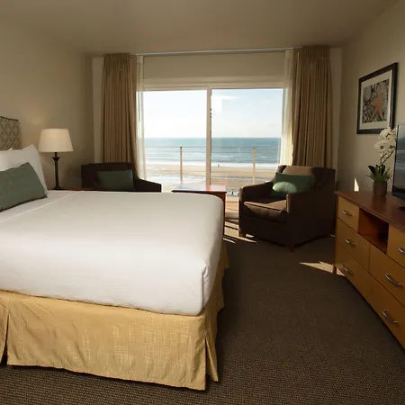 Pelican Shores Inn-2