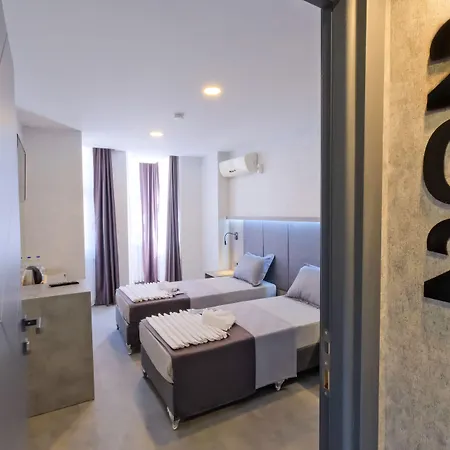 The Queen Hotel-2