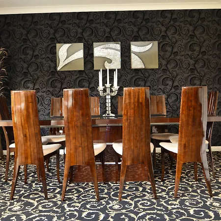 Lyndricks House-3