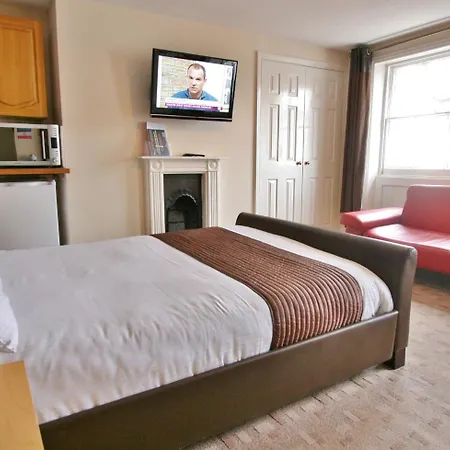 Central Hotel Cheltenham By Roomsbooked-3