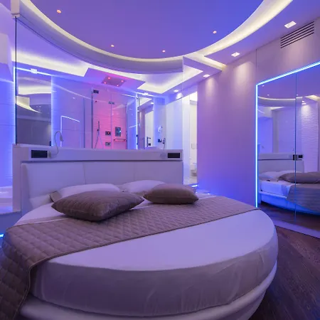 Lux Suites In Roma-2