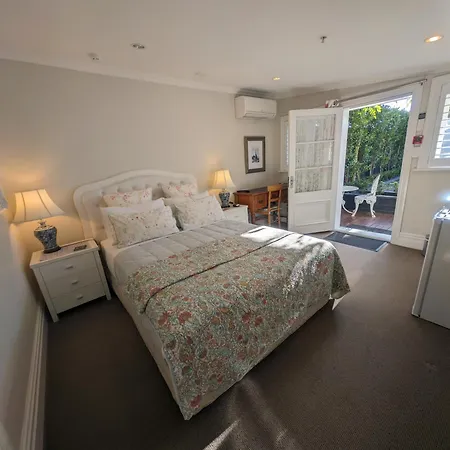 Ponsonby Manor-2