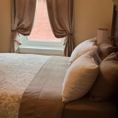 The Century House Bed And Breakfast Ottawa-2