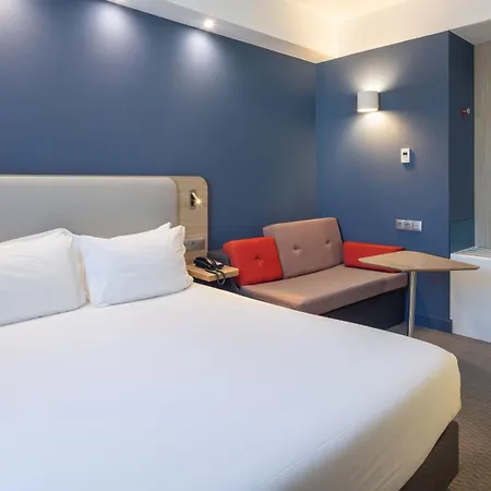 Holiday Inn Express Porto City Centre By Ihg-2