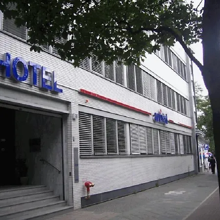Hotel Arrival-3