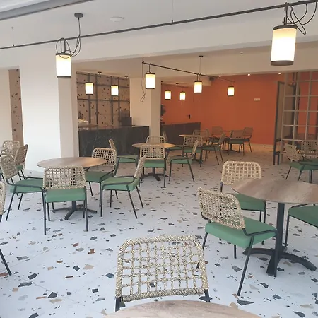 Mazoren Art Hotel-2