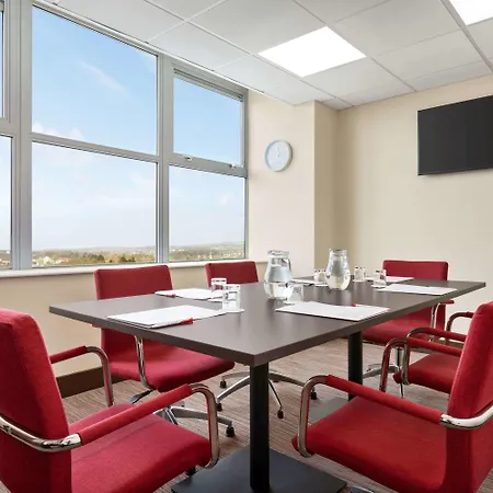 Ramada By Wyndham East Kilbride-3