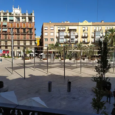Flats Friends Plaza de la Reina-2