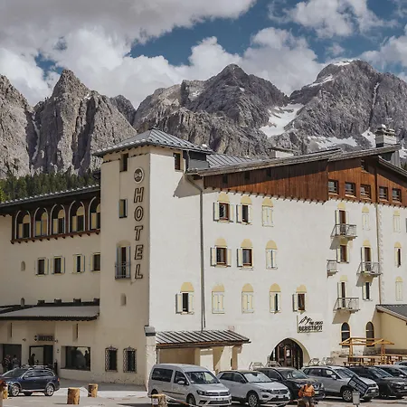 B&B Hotel Passo Tre Croci Cortina-3