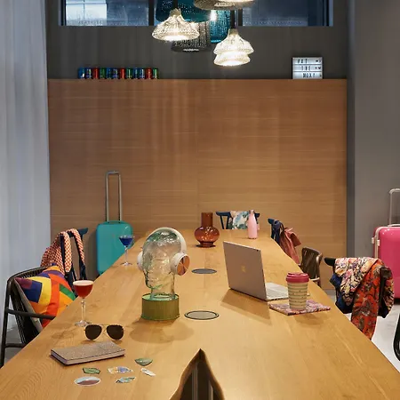 Moxy Manchester City Centre-2