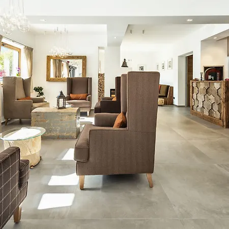 Camina Suite And Spa-3