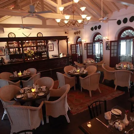 Royal Bar & Hotel-2