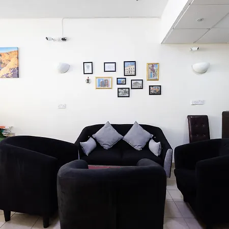 Tarona Guesthouse-2