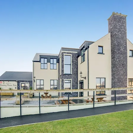 Standing Stones Lodge-2
