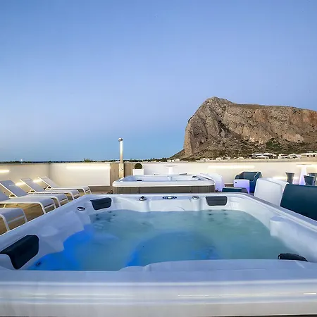 Sundeck Hotel-3