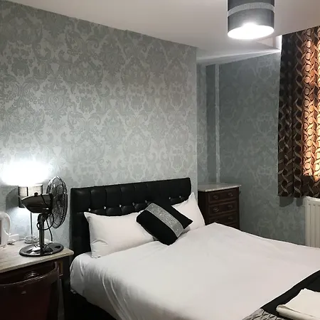 Pacific Inn London Heathrow-3