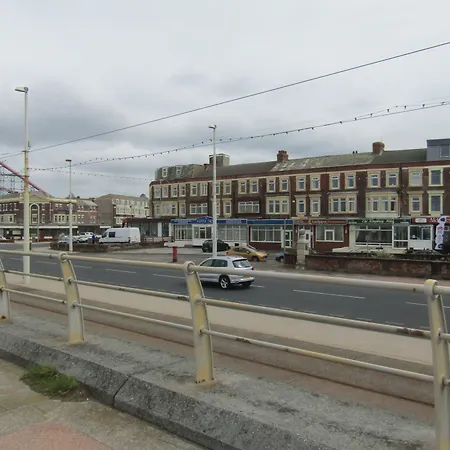 Alderley Hotel Blackpool-3