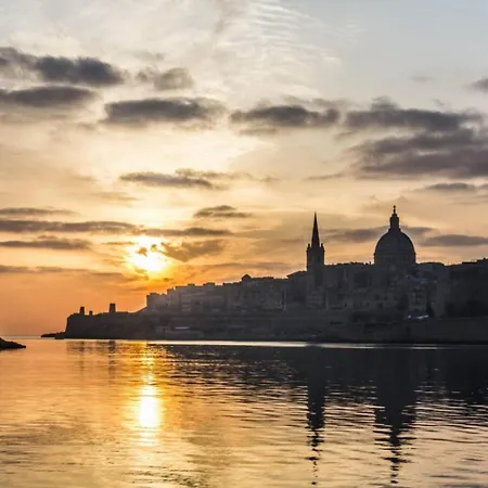 Sliema Tigne Suites-3