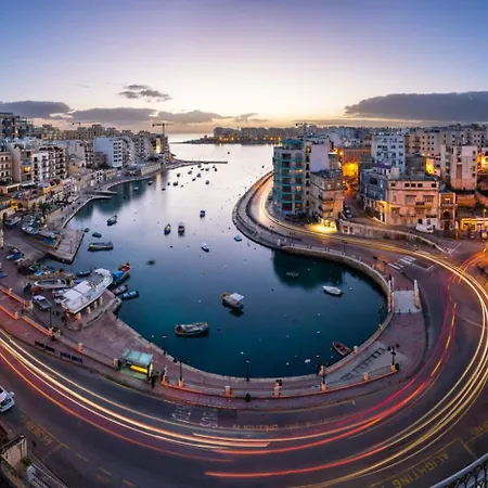 Sliema Tigne Suites-2