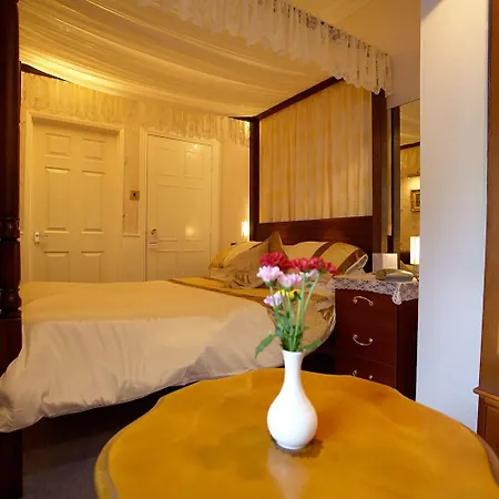 Moonraker House-2