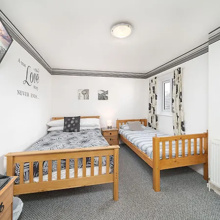 Deneside Guest House-3