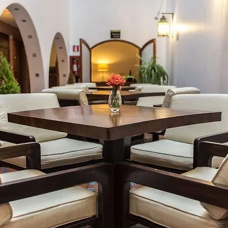 Apart Hotel El Doral-2