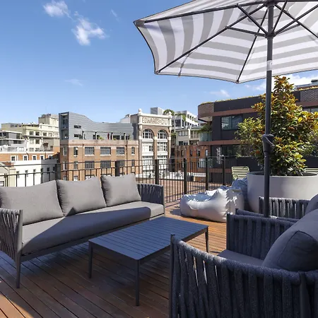 202 Elizabeth-2