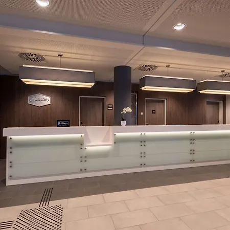 Hampton By Hilton Duesseldorf City Centre-2