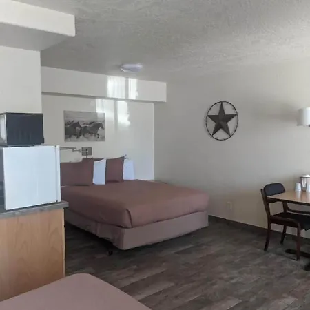 Little Daisy Motel-3