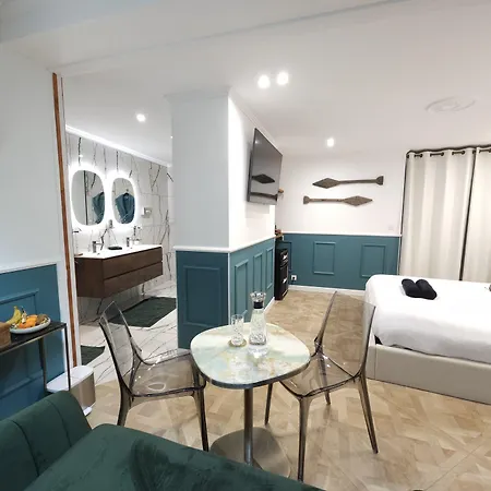 La Belle Endormie B&B French Guest House-2