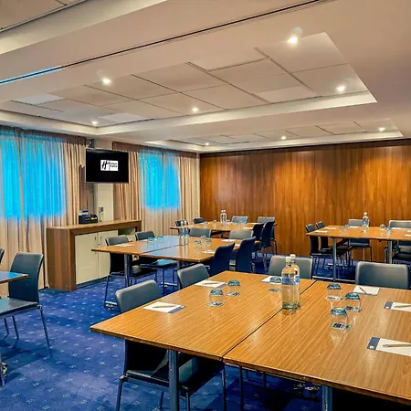 Holiday Inn Express London Stratford By Ihg-3