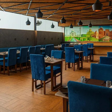 Hotel Ten Square - 5 Minutes From The Taj Mahal-2