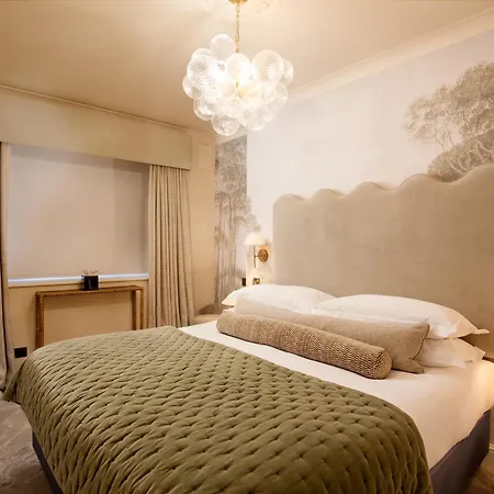 The Capital Hotel, Apartments & Townhouse - Small Luxury Hotels Of The World-3