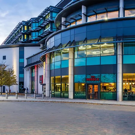 Radisson RED London Twickenham-3