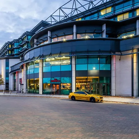 Radisson RED London Twickenham-3