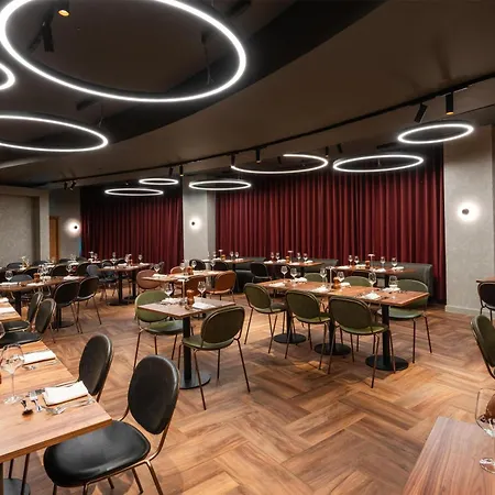Radisson RED London Twickenham-2