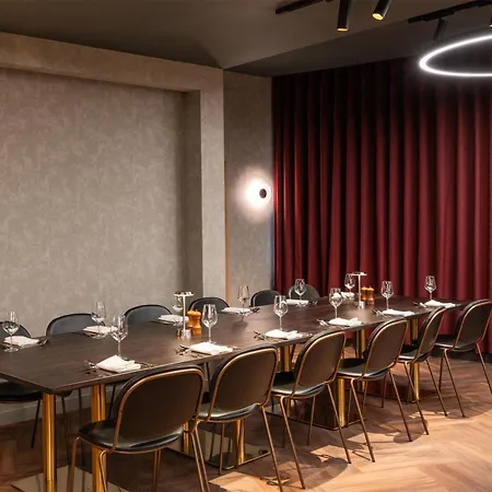 Radisson RED London Twickenham-2