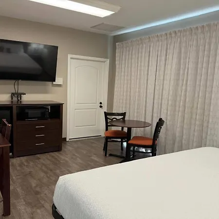 Travelodge By Wyndham Lakeland-3
