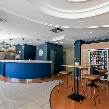 Travelodge Alicante Puerto-2