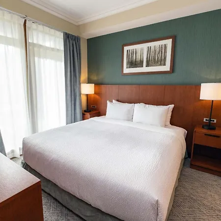 Sutton Place Hotel Revelstoke Mountain Resort-3