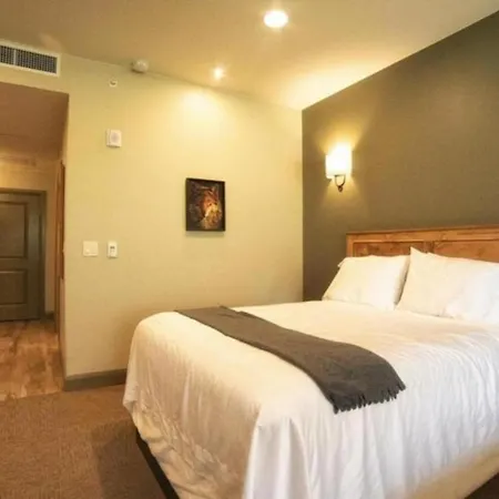 Driftwood Lodge-3