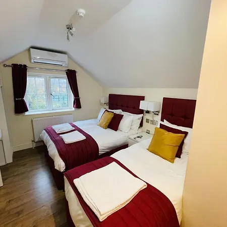 Crompton Guest House-3
