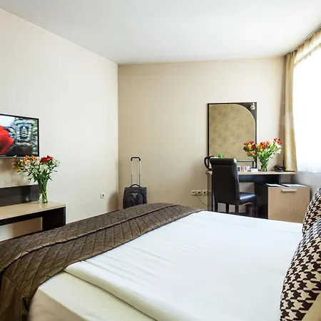 City Avenue Hotel-3