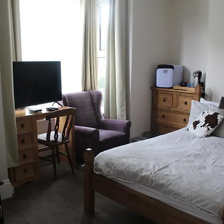 Oakwell Guest House-2