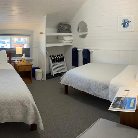 Tofino Paddlers Inn-2