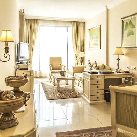 Mercure Dubai Barsha Heights Hotel Suites And Apartments-2